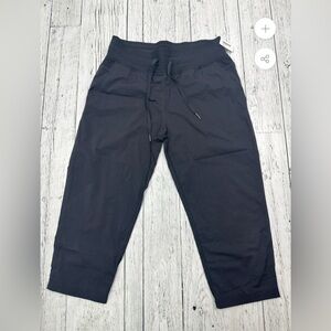 Lululemon Athletica Dance Studio Capri Pants